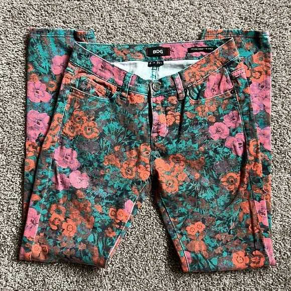 BDG Mid Rise Cigarettle Ankle Floral Jeans - Picture 2 of 4